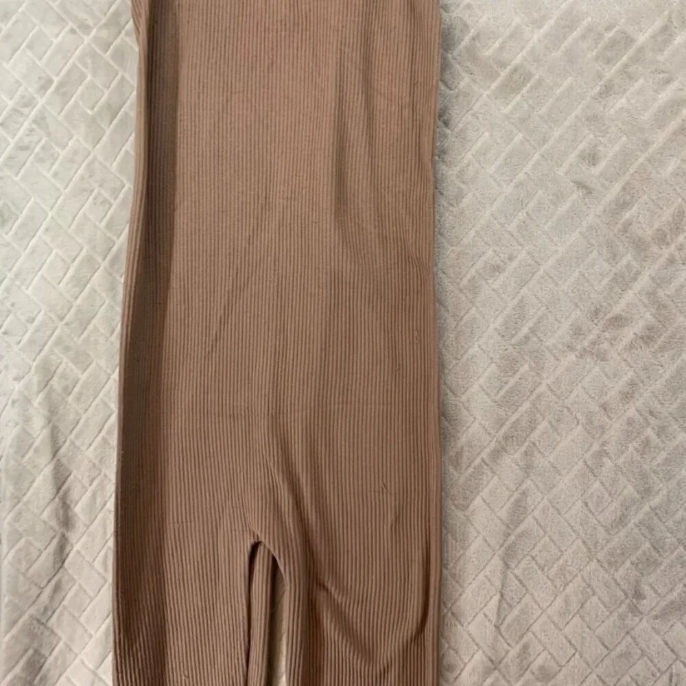 Popular 21 Womans Small Jumpsuit Brown Ribbed Sleeveless Adjustable Stretch - Picture 3 of 14
